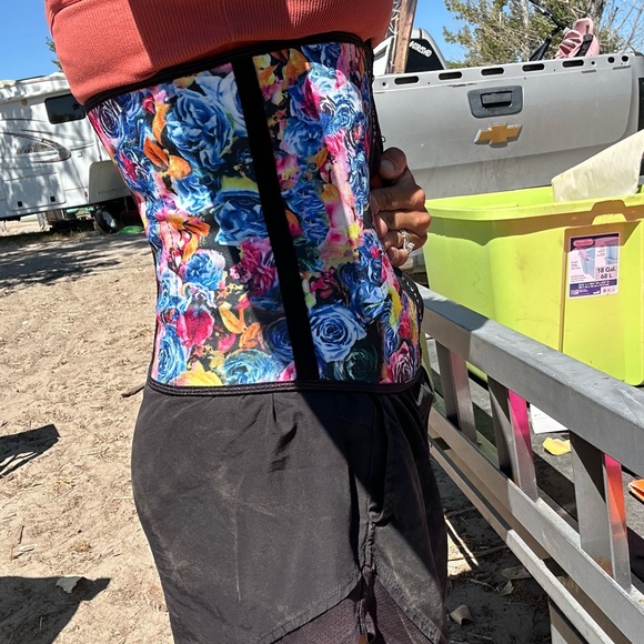 Shapewear corset - Picture 2 of 3